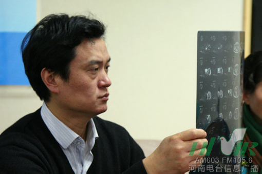 節目前，會診已經開始