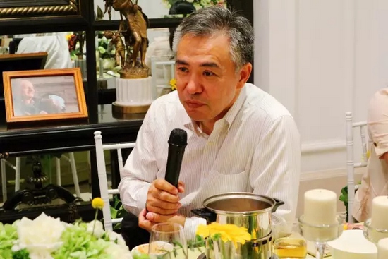 就藝術(shù)品投資收藏、人工智能、基因檢測(cè)等話(huà)題，劉東曉博士一一做了分析講解。