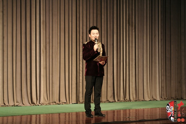 主持人：著名戲曲節目主持人、河南電臺戲曲廣播“當家小生”月陽