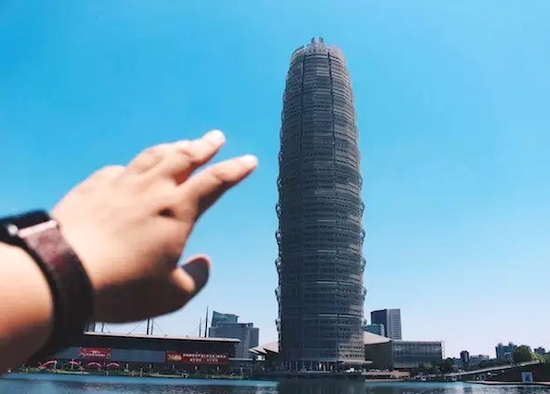 鄭州的新高度，鄭州會展賓館，高280米。