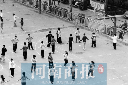 有學(xué)校擔(dān)心，個人進校園鍛煉，安全隱患大