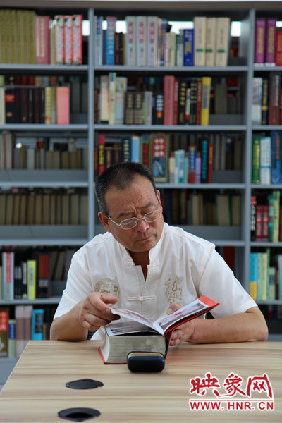 圖書館內巨大的存書量，能讓鄭州市民盡情感受閱讀的快樂。