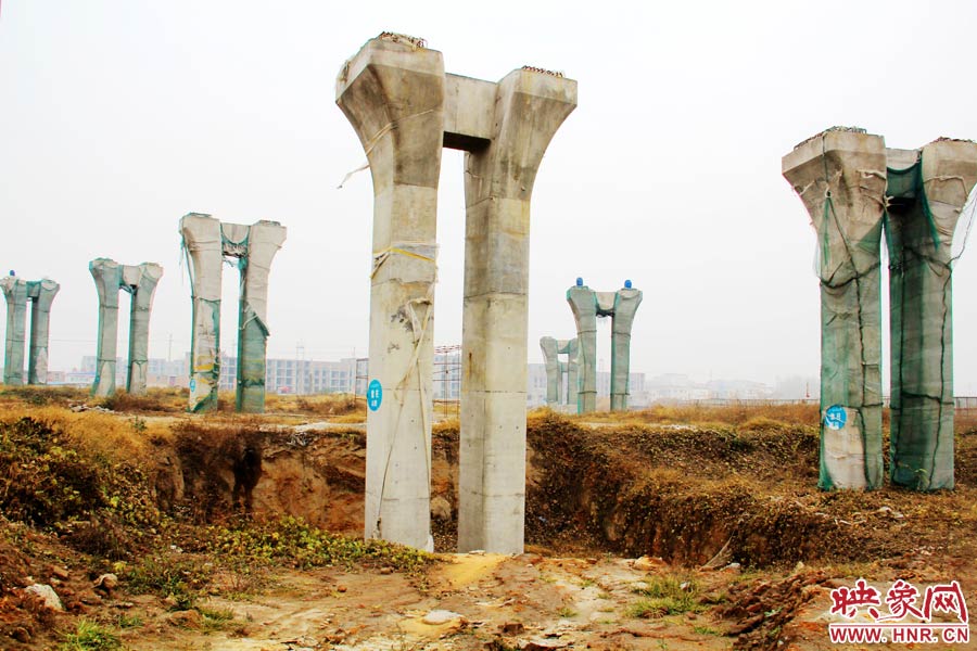 相關(guān)負(fù)責(zé)人也對(duì)外表示，投資15個(gè)億的項(xiàng)目，實(shí)際到賬的只有6000多萬(wàn)元，所以工程被迫停下。