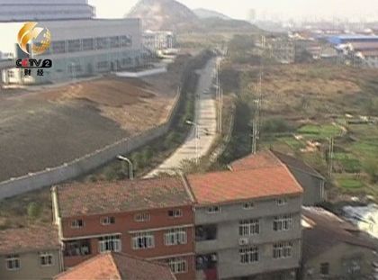 本應(yīng)沒有居民樓的區(qū)域，布滿密密麻麻的樓房