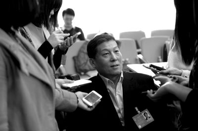 昨天，北京市高院院長慕平接受媒體采訪。京華時報記者張斌攝