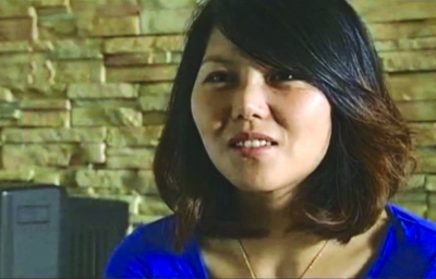 靳冰發(fā)現(xiàn)自己和杜家女兒長(zhǎng)得很像。