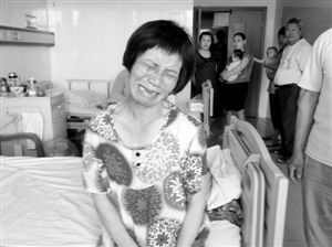 周小姐的母親哭訴：“女兒這一輩子全毀了?！? width=