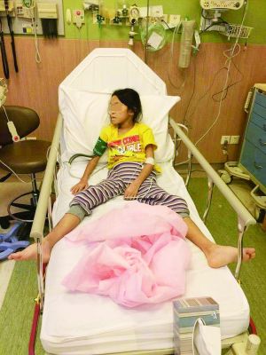 病危的8歲中國女孩菲比。