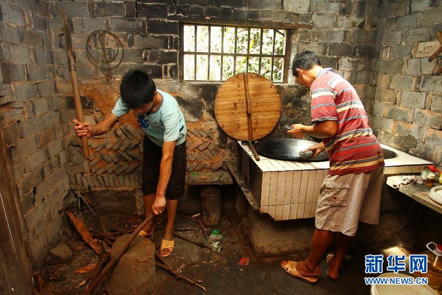 農(nóng)場棚戶區(qū)的最后留守家庭：留下的是回憶，迎來的是幸福