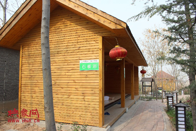 石板浴，躺在上面超級爽