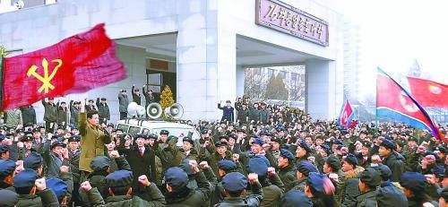 朝鮮11日繼續展開大規模批判張成澤運動。圖為朝鮮金策工業大學的青年學生宣誓擁護領袖金正恩。