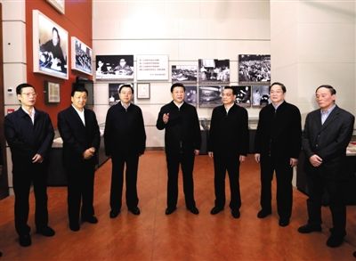 2012年11月29日，習近平等在國家博物館參觀《復興之路》展覽，提出為實現中國夢而奮斗。