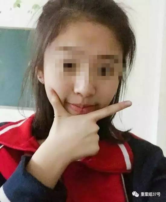 17歲高中男生教室里掐死女同學，被訴故意殺人和強奸