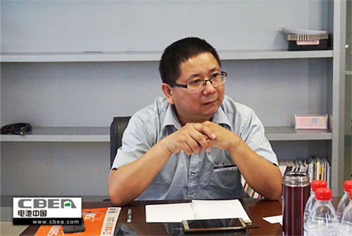海馬電動(dòng)汽車營(yíng)銷部副部長(zhǎng)鄭廣煒參與座談交流