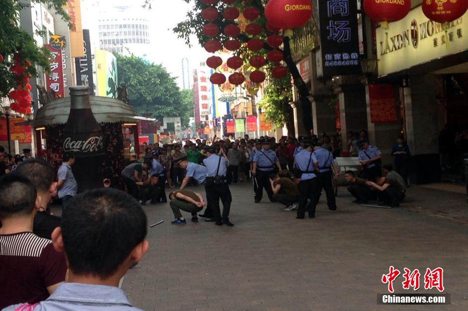 廣州鬧市發生聚眾斗毆事件 民警鳴槍制止