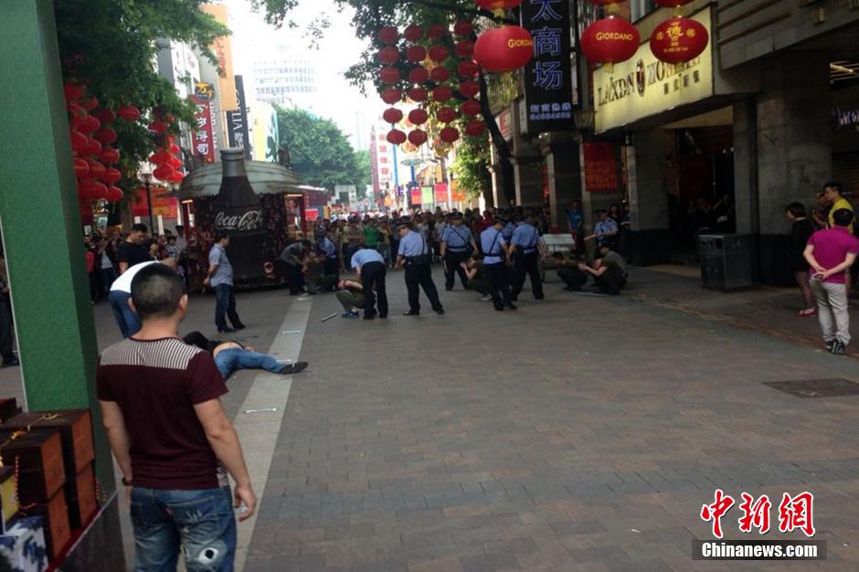 廣州鬧市發生聚眾斗毆事件 民警鳴槍制止