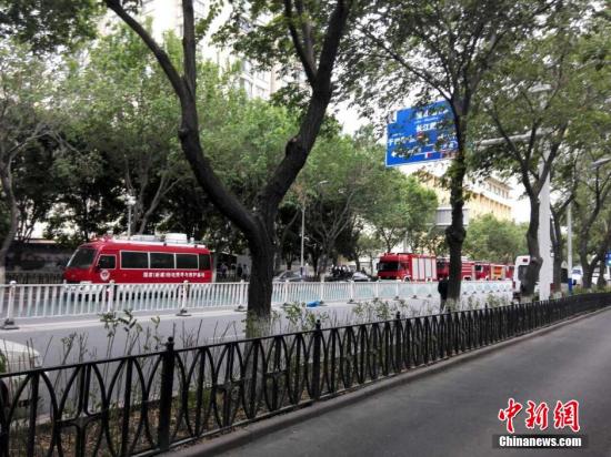 5月22日7時50分許，烏魯木齊市沙依巴克區公園北街早市發生一起爆炸案，造成人員傷亡。