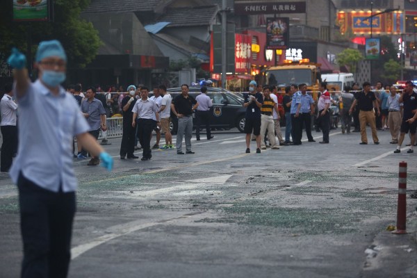 　圖為醫護人員到現場救援。