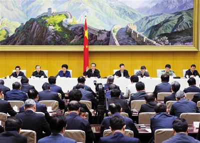 5月12日，國務(wù)院召開推進(jìn)簡政放權(quán)放管結(jié)合職能轉(zhuǎn)變工作電視電話會議，李克強(qiáng)總理發(fā)表講話。新華社記者