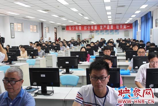 與書面評卷相比,網(wǎng)上評卷由系統(tǒng)自動(dòng)進(jìn)行分發(fā),減少了試卷過程的周轉(zhuǎn),提高了評卷的工作效率。