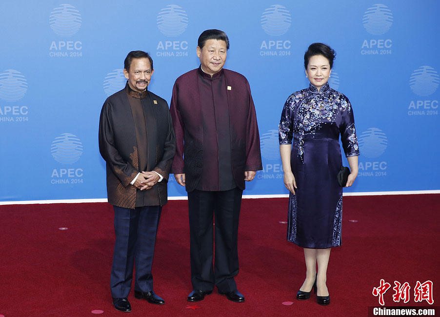 圖為習近平夫婦歡迎文萊蘇丹哈桑納爾。中新社發 杜洋 攝