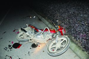 事故現(xiàn)場，被撞摩托車