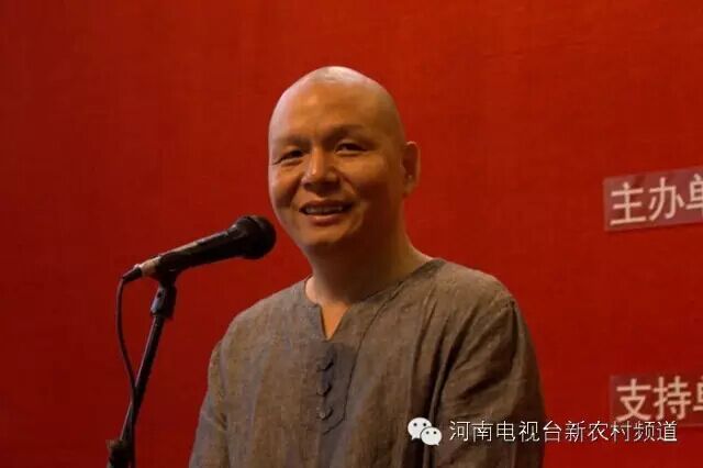 書畫家協會副主席，中國書畫家協會會員，河南省青年書法家，蘆荻